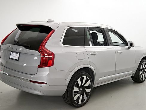Certified 2024 Volvo XC90 T8 Plus AWD/4WD image 9