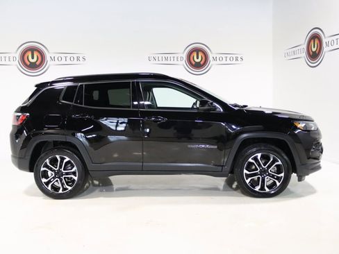 Used 2022 Jeep Compass Limited image 30