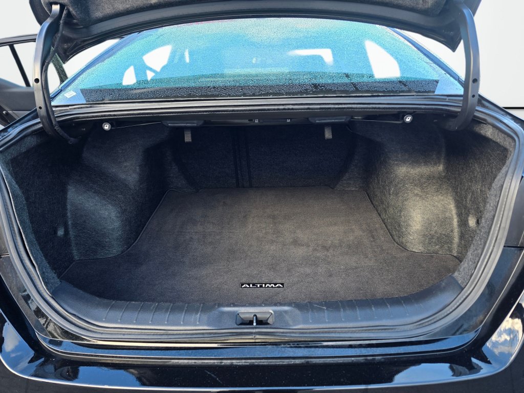Used 2025 Nissan Altima 2.5 SR FWD image 12