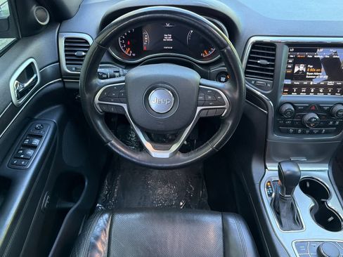 Used 2018 Jeep Grand Cherokee Limited w/ Luxury Group II AWD/4WD image 16
