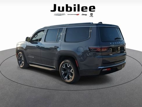 Used 2024 Jeep Wagoneer Series III w/ Rear Seat Video Group 1 image 9