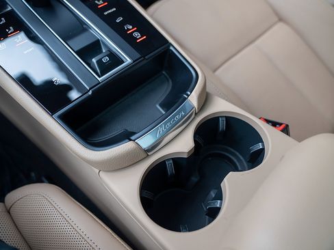 Certified 2026 Porsche Macan image 15