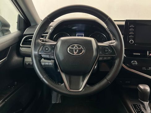Used 2021 Toyota Camry SE FWD image 12