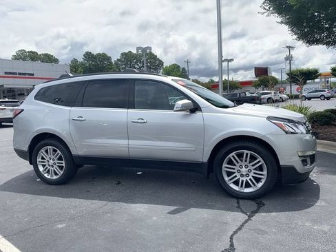 Used 2015 Chevrolet Traverse LT w/ Style and Technology Package AWD/4WD image 9
