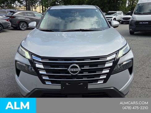 Used 2025 Nissan Rogue SV FWD image 3