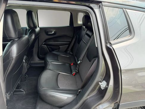Used 2019 Jeep Compass Latitude AWD/4WD image 32