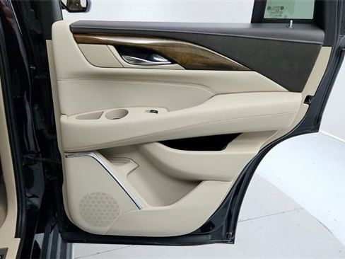 Used 2020 Cadillac Escalade Luxury image 21