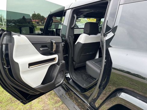 Used 2024 GMC Hummer EV 2X w/ LPO, Illumination Package AWD/4WD image 12
