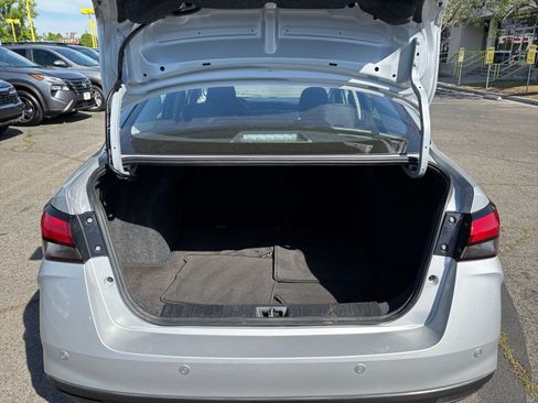 Used 2025 Nissan Versa SV image 29
