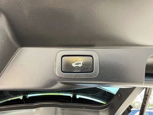 Used 2019 Land Rover Range Rover Sport HSE Dynamic AWD/4WD image 13