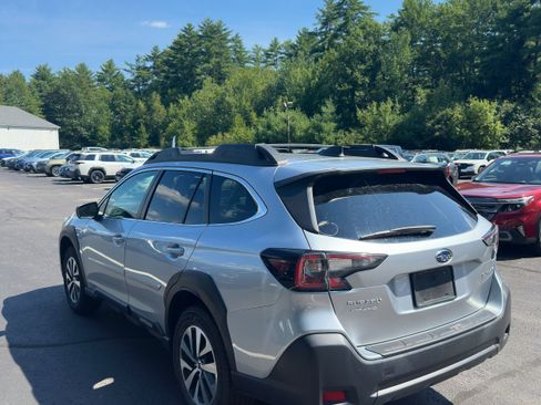 Used 2024 Subaru Outback Premium AWD/4WD image 7