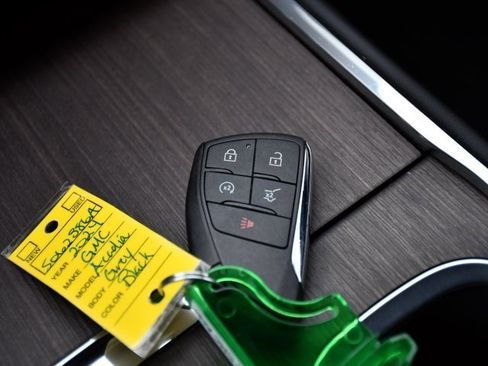 Used 2024 GMC Acadia Denali w/ Super Cruise Package image 17