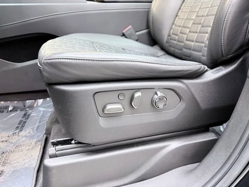 Used 2022 Cadillac Escalade ESV Sport Platinum w/ Heavy-Duty Trailer Package image 11