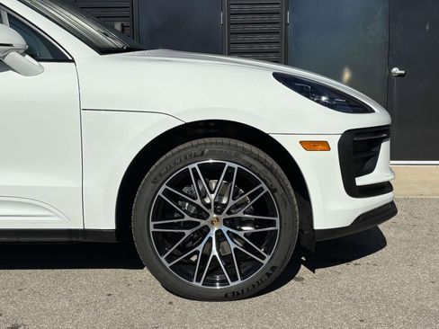 Used 2026 Porsche Macan AWD/4WD image 14