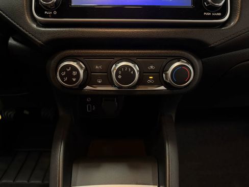 Used 2022 Nissan Versa S FWD image 32