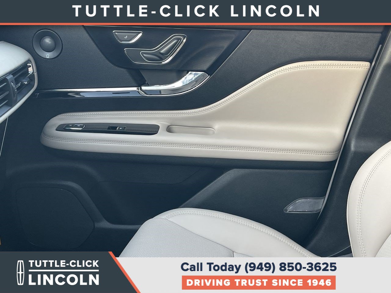 New 2025 Lincoln Corsair Reserve w/ Equipment Group 202A FWD image 21