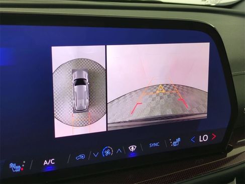 Certified 2025 Chevrolet Traverse Z71 w/ Driver Confidence Package image 15