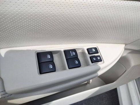 Used 2013 Subaru Legacy 3.6R Limited AWD/4WD image 11