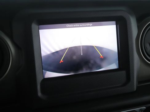 Used 2021 Jeep Wrangler Unlimited Sport AWD/4WD image 12