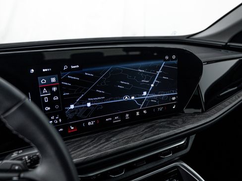 Certified 2025 Audi Q5 Premium w/ Convenience Package image 12