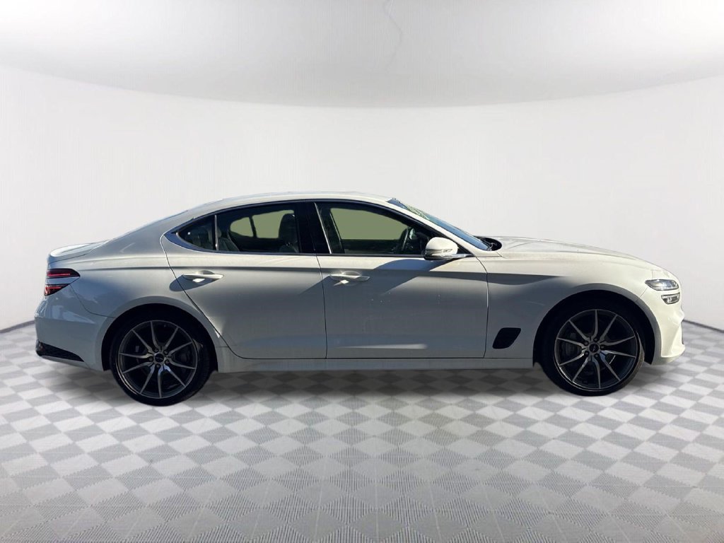Used 2025 Genesis G70 2.5T RWD image 4