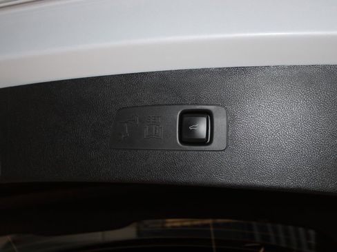 Used 2025 Lincoln Corsair AWD image 41