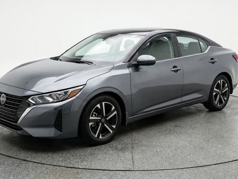 Used 2025 Nissan Sentra SV FWD image 3