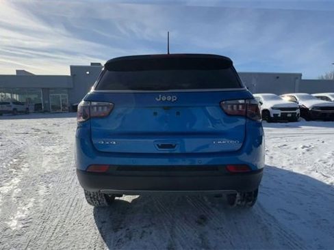 Used 2024 Jeep Compass Limited image 7