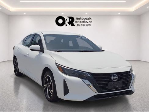 Used 2025 Nissan Sentra SV FWD image 1