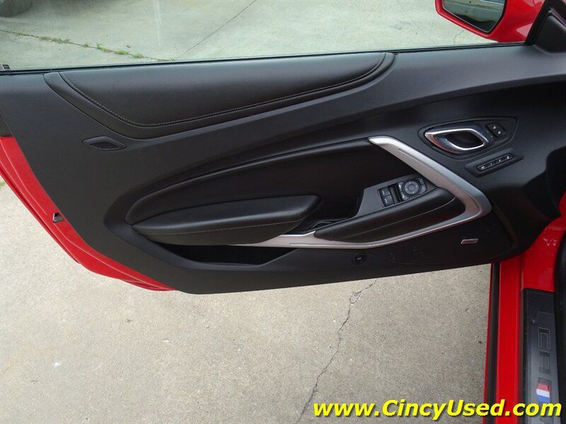 Used 2016 Chevrolet Camaro SS RWD image 31