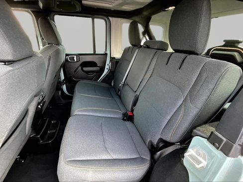 Used 2024 Jeep Wrangler Unlimited AWD/4WD image 22
