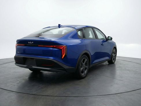 Used 2025 Kia K4 LXS image 9