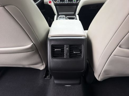 Certified 2018 Honda Accord Touring image 28