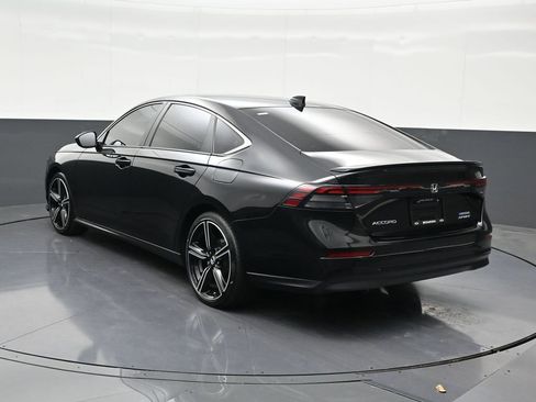 Used 2023 Honda Accord Sport image 3