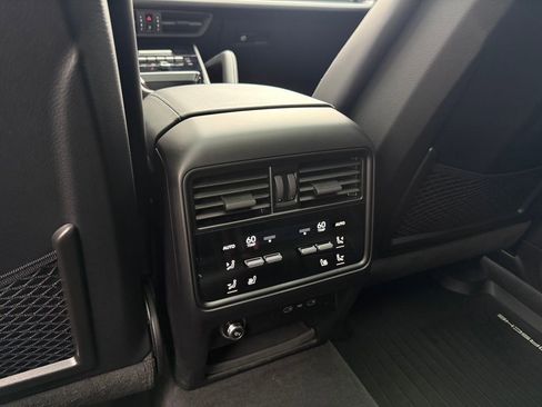 Used 2026 Porsche Cayenne S AWD/4WD image 29