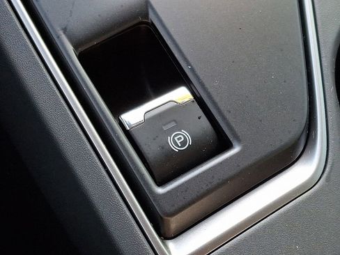 Used 2024 Subaru Crosstrek 2.0i Premium image 24