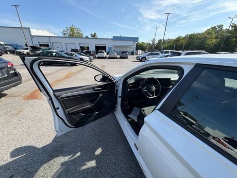 Used 2025 Volkswagen Jetta Sport FWD image 13