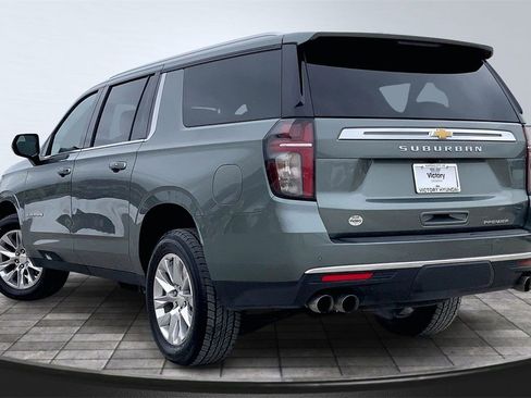Used 2023 Chevrolet Suburban Premier image 7