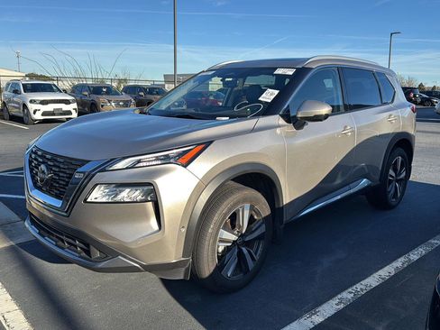 Used 2023 Nissan Rogue SL w/ SL Premium Package image 1