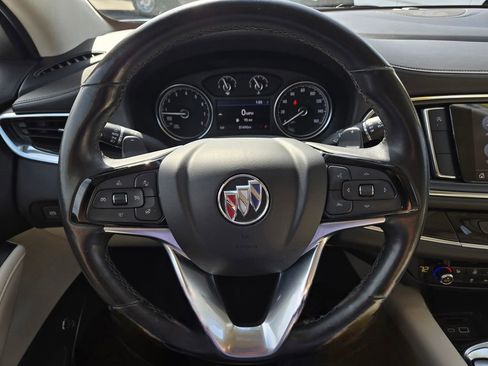 Used 2022 Buick Enclave Essence image 27