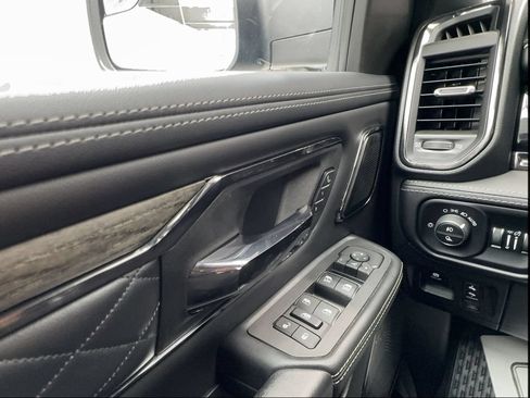 Used 2025 RAM 1500 Limited AWD/4WD image 49