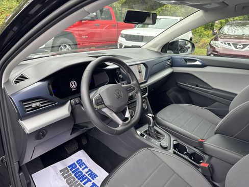 Used 2022 Volkswagen Taos SE image 17