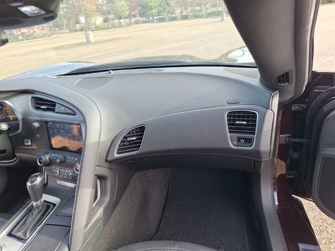 Certified 2018 Chevrolet Corvette Stingray Coupe w/ Z51 1LT image 25