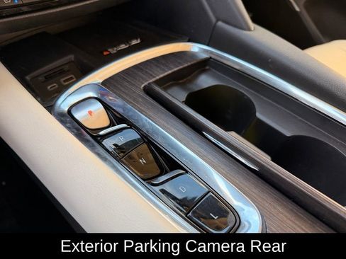 Used 2023 Buick Enclave Avenir image 22