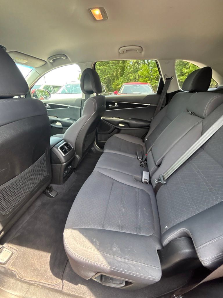Used 2016 Kia Sorento FWD w/ LX Convenience Package image 16