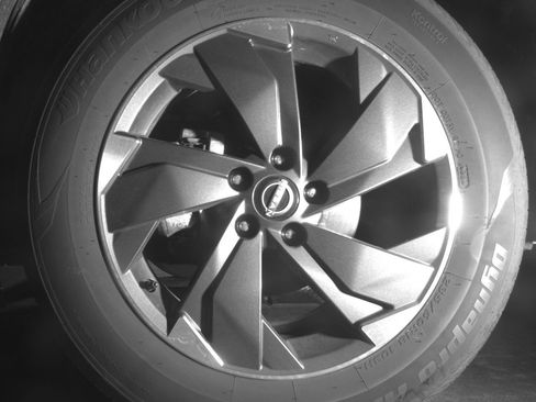 Used 2025 Nissan Rogue SV image 12