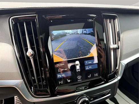 Used 2020 Volvo S90 T6 R-Design image 19