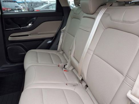 Used 2023 Lincoln Corsair AWD image 7
