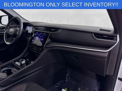 New 2025 Jeep Grand Cherokee L Laredo image 29