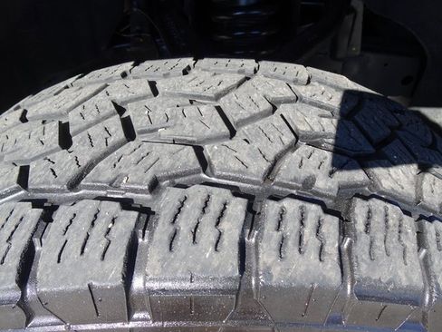 Used 2018 Chevrolet Colorado ZR2 image 32